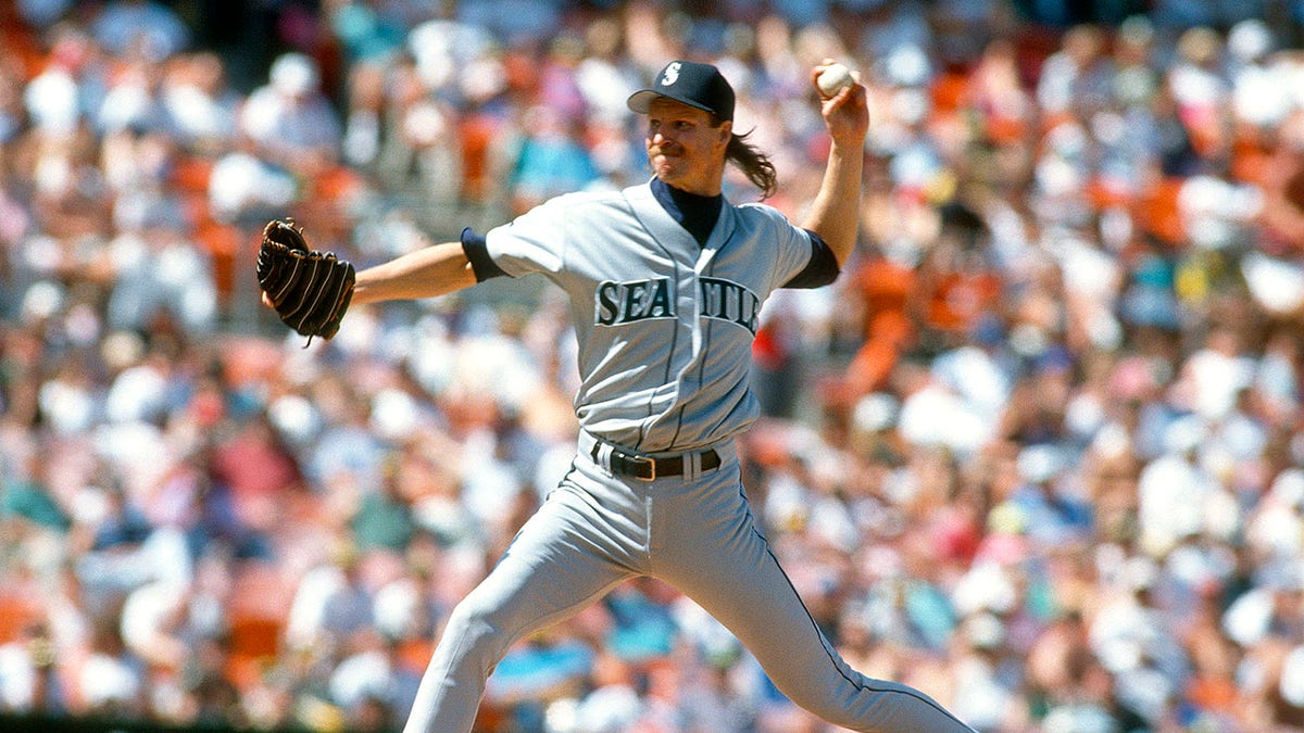 Mike Campbell, former Seattle Mariners pitcher and first-round draft pick, dead at 61 at george magazine