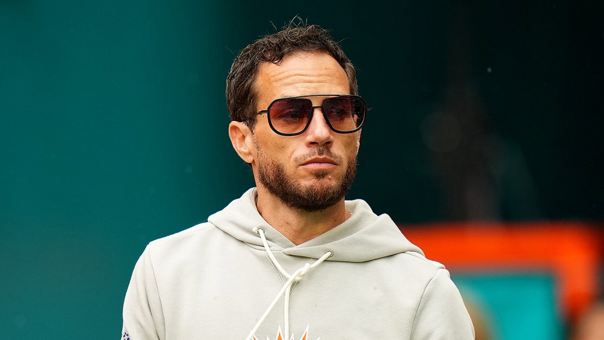 Dolphins coach dismisses weather narrative ahead of game against division rival at george magazine