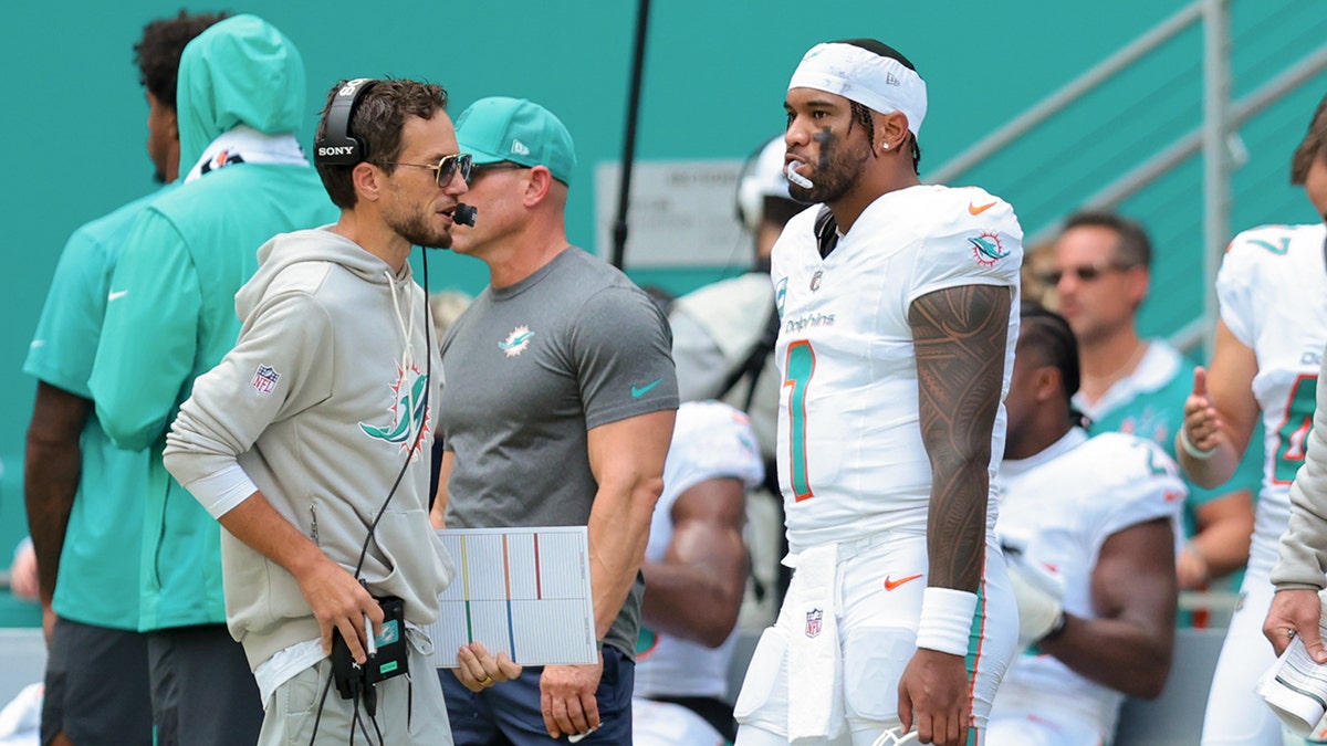 Mike McDaniel signals potential major shakeup as Tua Tagovailoa falters, Dolphins fall out of playoff race at george magazine