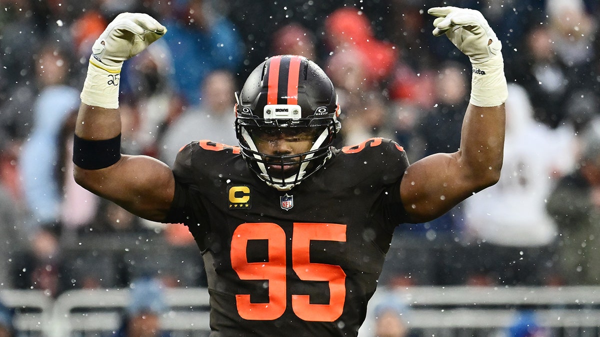 Myles Garrett's former Browns teammate calls him 'best pass rusher I've ever seen' as he nears sack record at george magazine