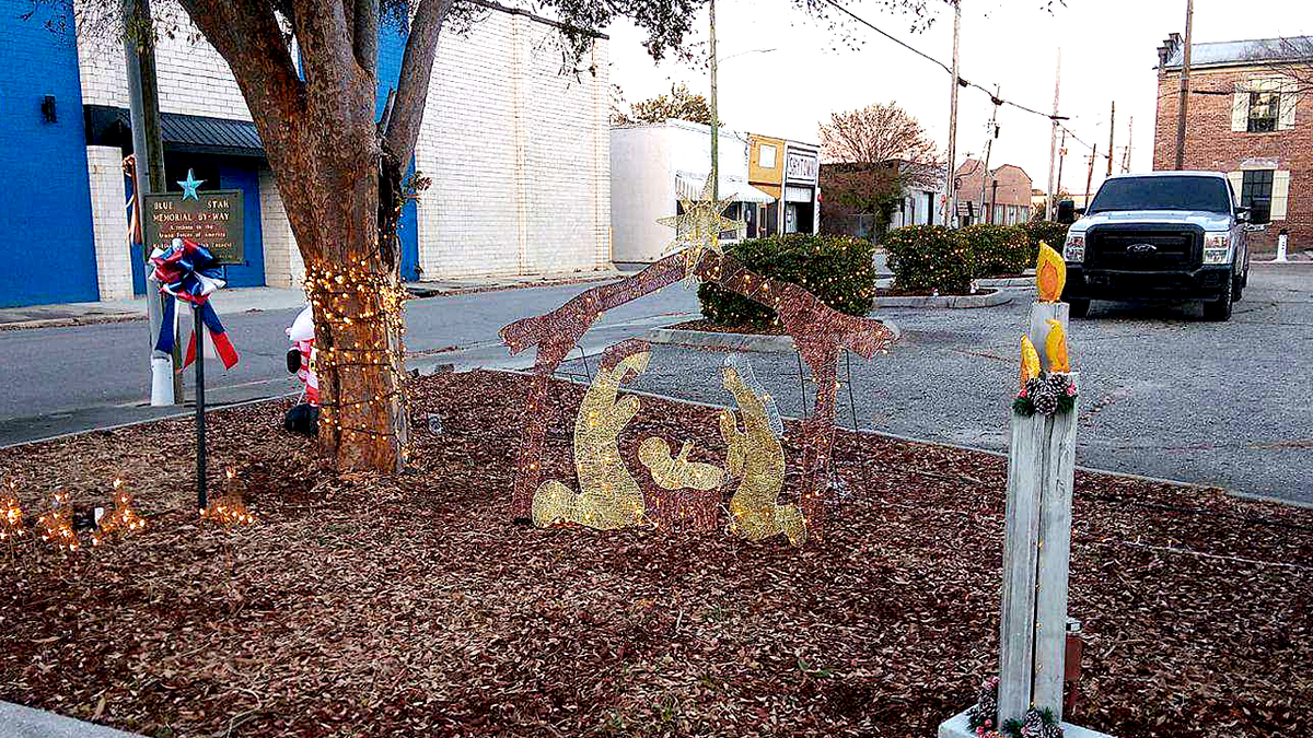 ‘It’s about the birth of Jesus’: South Carolina town committee defies mayor, keeps Nativity scene up at george magazine