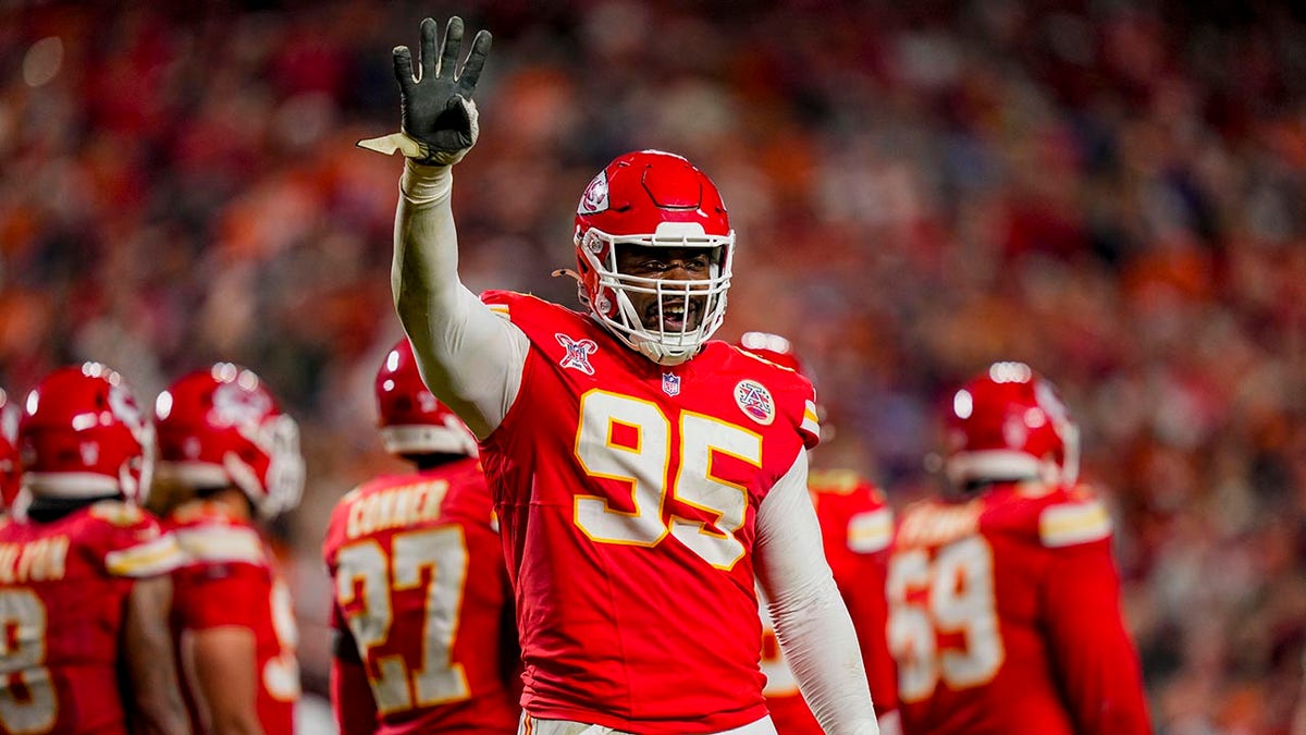 Travis Kelce's Chiefs teammate makes emotional plea for star to play one more year at george magazine