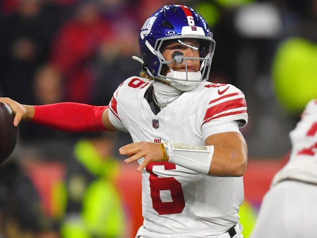 Giants’ Jaxson Dart takes huge hit from Patriots linebacker, sparking sideline skirmish