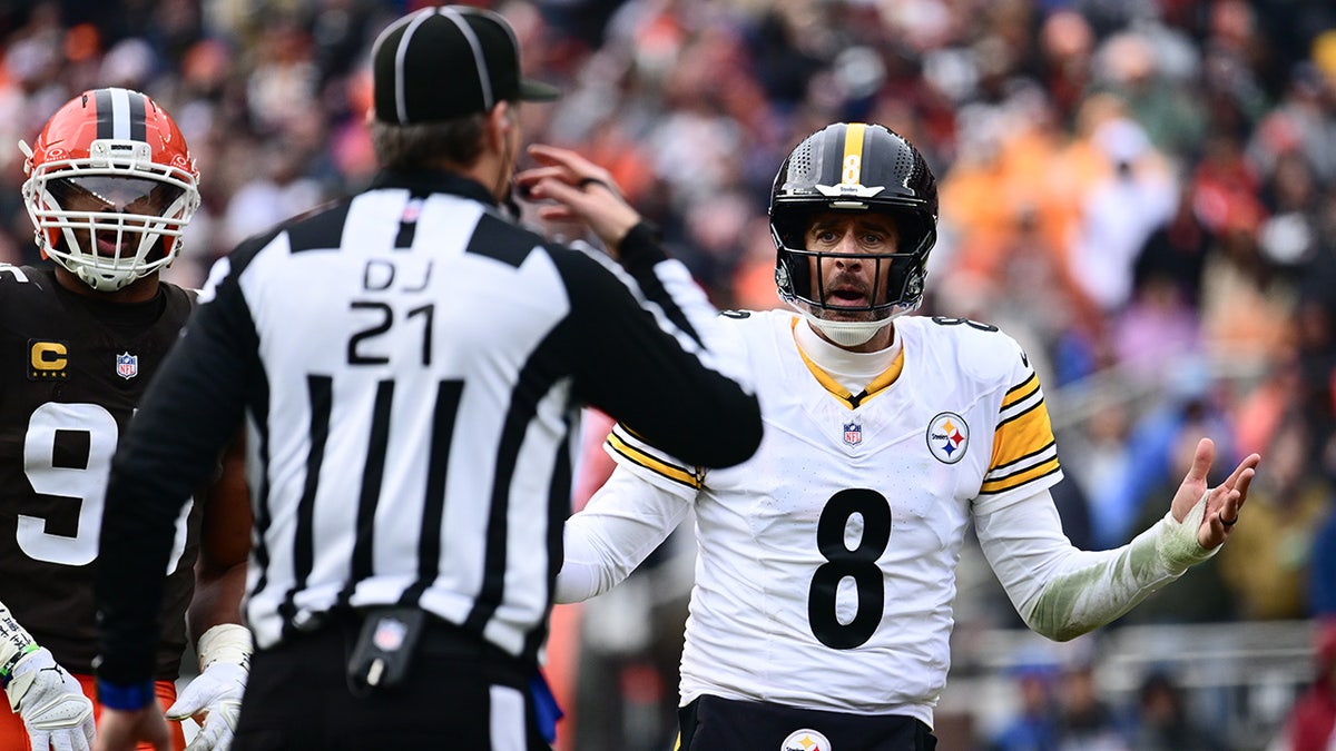 Steelers' Aaron Rodgers gives blunt reaction to controversial no call in loss to Browns at george magazine