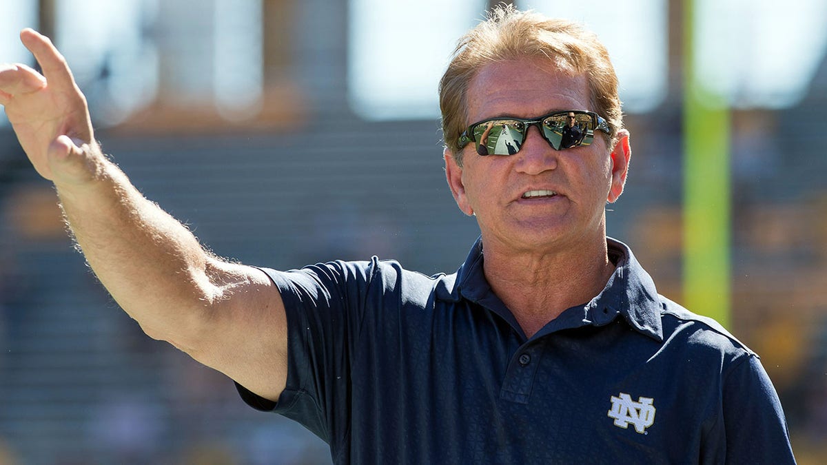 Notre Dame legend Joe Theismann questions why Alabama got into CFP over Fighting Irish: 'It's so wrong'  at george magazine