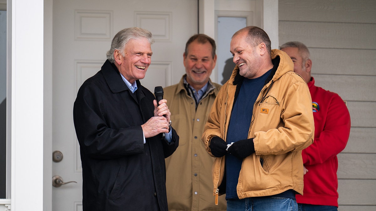 Rev. Franklin Graham delivers Kentucky flood survivors new homes for Christmas: ‘We can finally breathe’  at george magazine