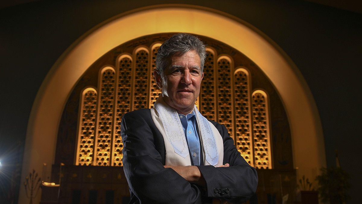 NYC rabbi urges Mayor-elect Mamdani to condemn ‘globalize the intifada’ phrase in wake of Sydney attack at george magazine