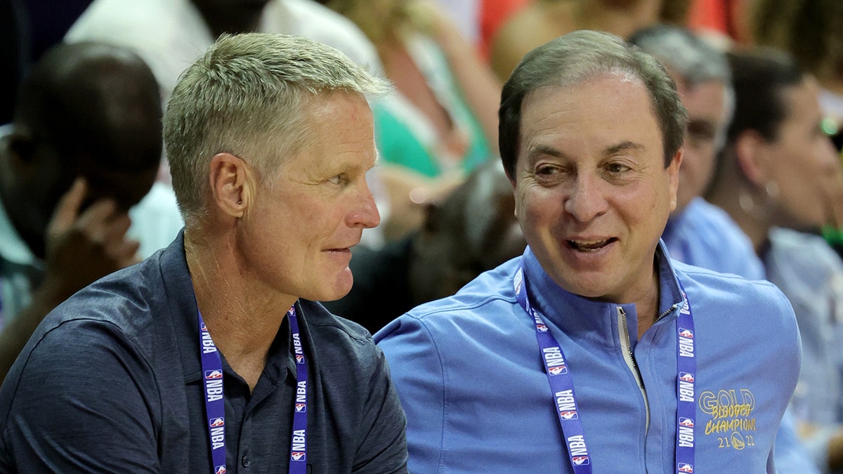 Steve Kerr downplays Warriors owner's email exchange that hinted at coaching mistakes: 'Not a big deal' at george magazine