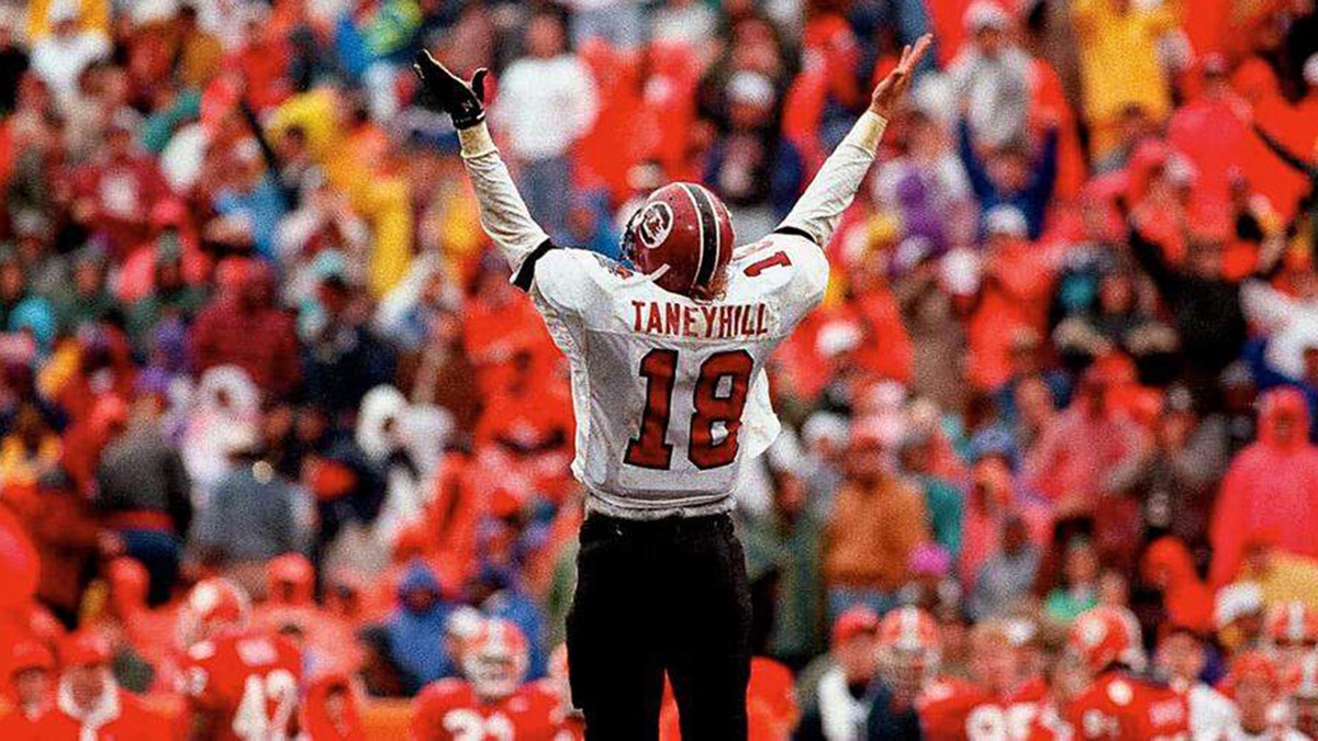 South Carolina legend Steve Taneyhill, known for iconic 'home run' touchdown celebration, dead at 52 at george magazine