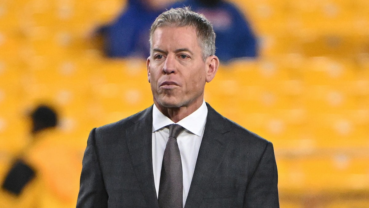 Pro Football Hall of Famer Troy Aikman critiques NIL landscape, transfer rules and Lane Kiffin’s LSU move at george magazine