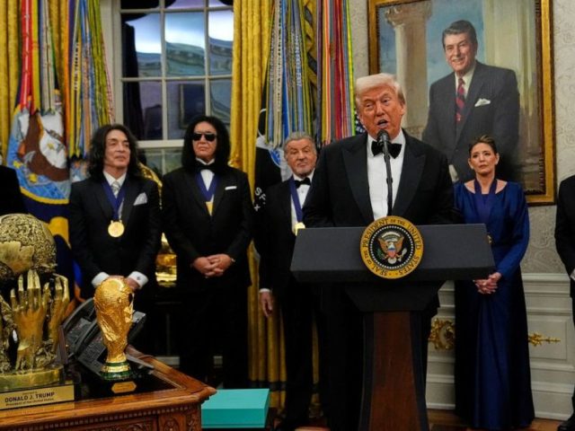 Trump presents medals to Kennedy Center honorees in Oval Office