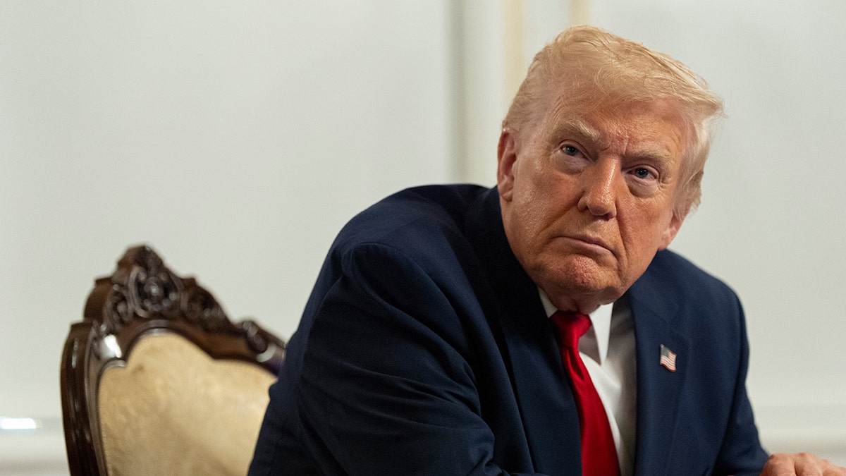 13 Republicans defy GOP leadership, vote with Dems to advance repeal of Trump order on federal unions  at george magazine