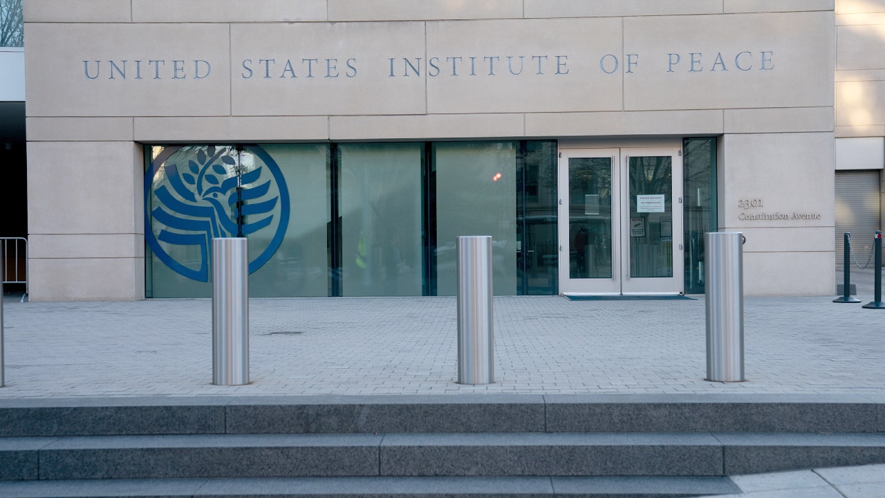 Trump hosts 'Washington Accords' Rwanda-Congo peace deal signing, vows US rare earths purchases  at george magazine