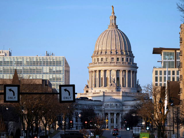 Conservatives intervene in Wisconsin’s mid-decade redistricting push as House majority hangs in the balance