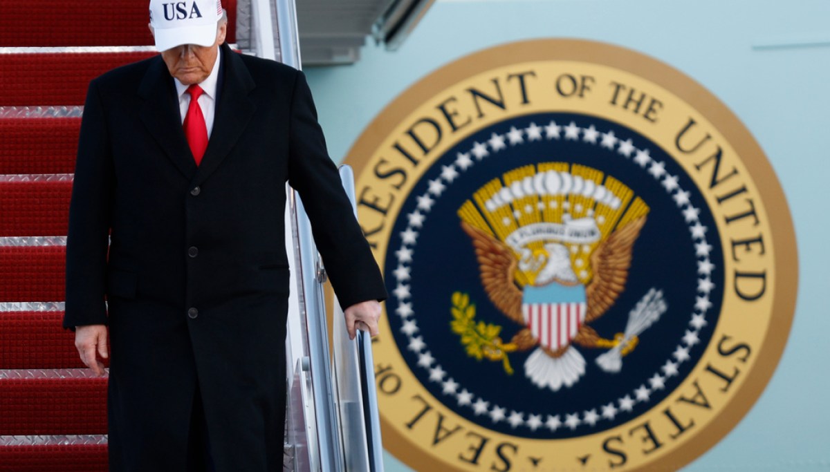 Trump’s promise to Iranian protesters poses significant political risks at george magazine