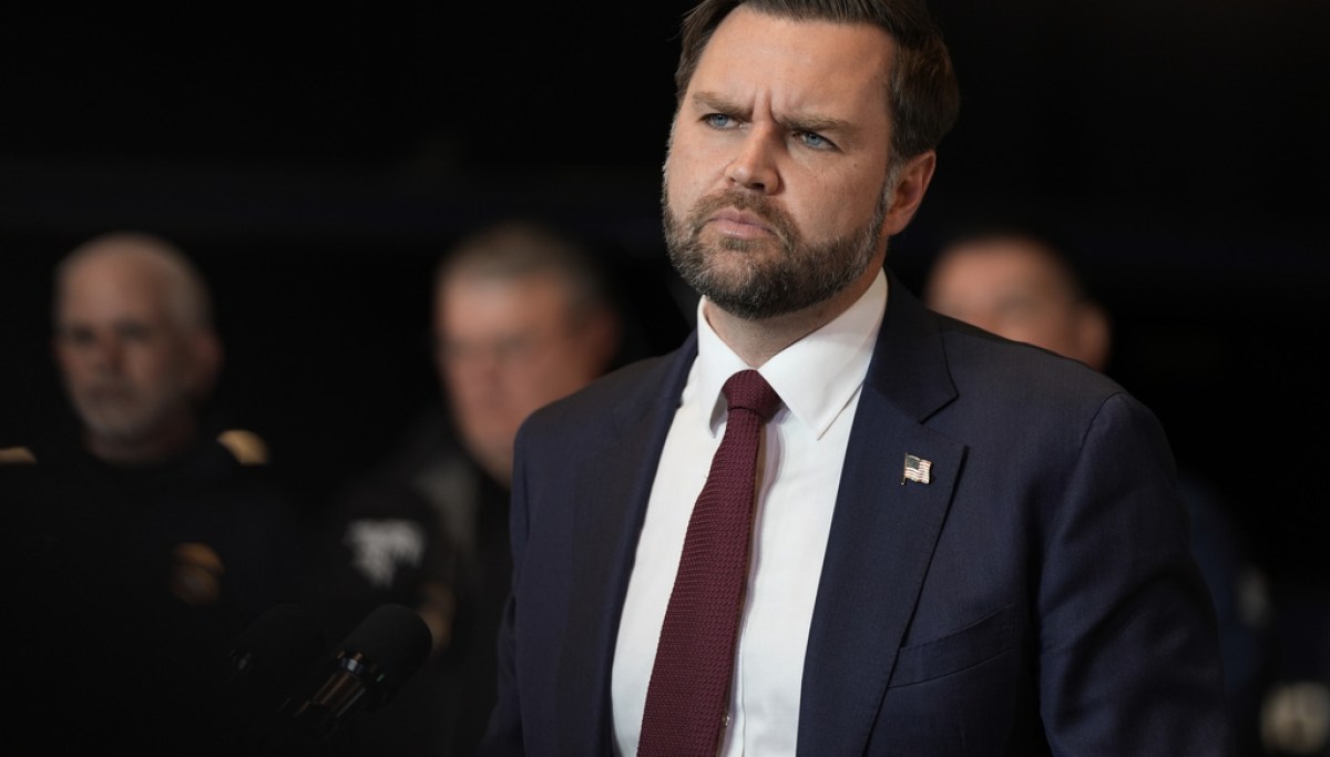 Vance presses local Minnesota lawmakers to support ICE and tamp down tensions at george magazine