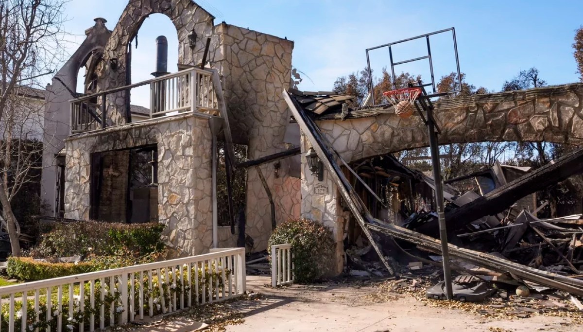 Trump signs order to ‘take over’ California permitting process after Palisades fire at george magazine