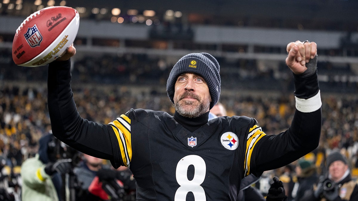 Aaron Rodgers takes thinly-veiled shot at Jets ahead of Steelers' playoff game at george magazine