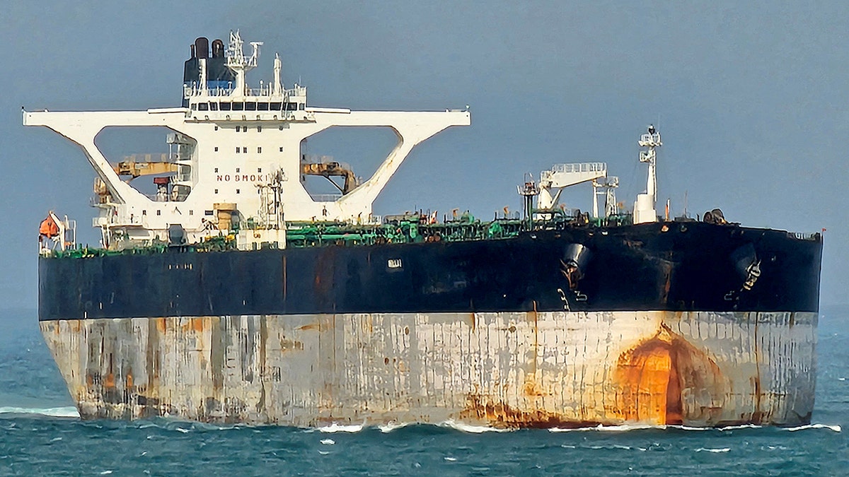 Venezuelan ‘dark fleet’ tanker evades US, reflags as Russian, flees to Irish coast: reports at george magazine