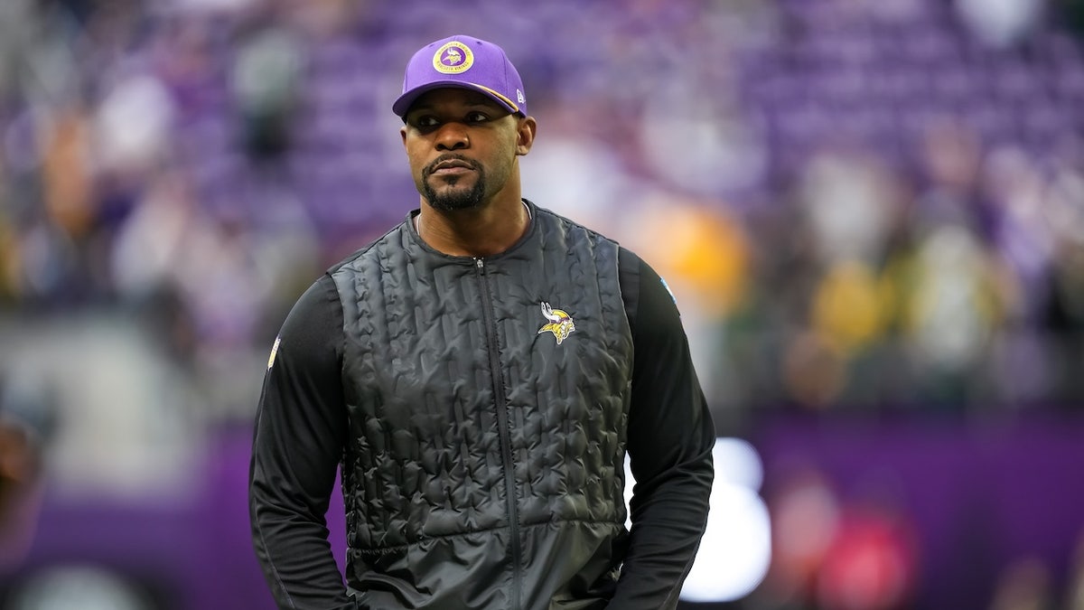 Vikings announce Brian Flores extension as defensive coordinator despite head coach interviews at george magazine