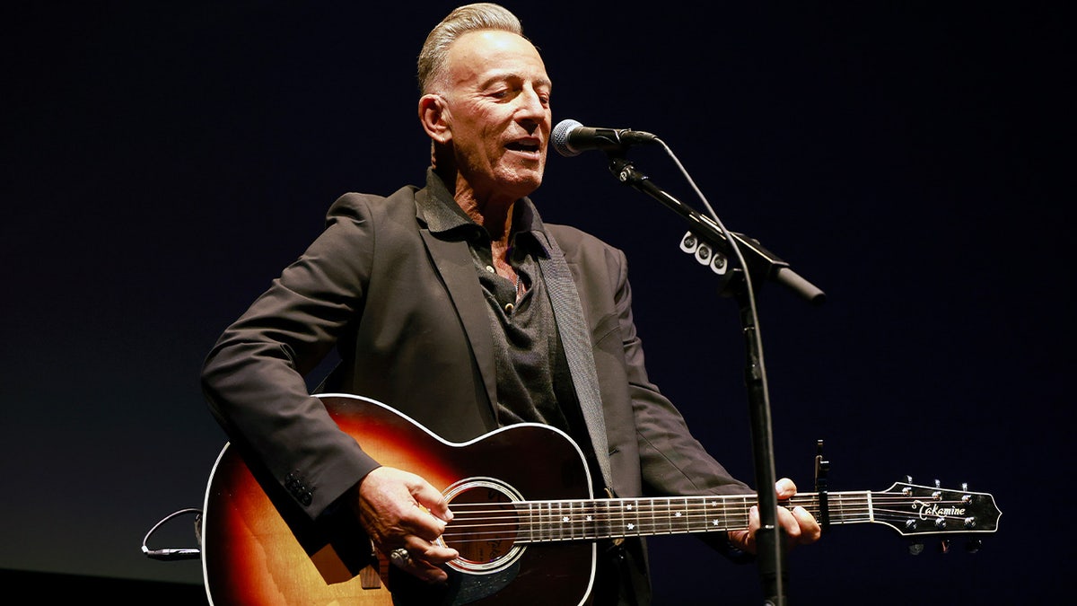 Bruce Springsteen drops anti-ICE song after Minneapolis shootings at george magazine