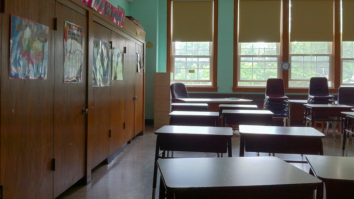 Detroit Public Schools pay students up to $1K cash for showing up to class at george magazine
