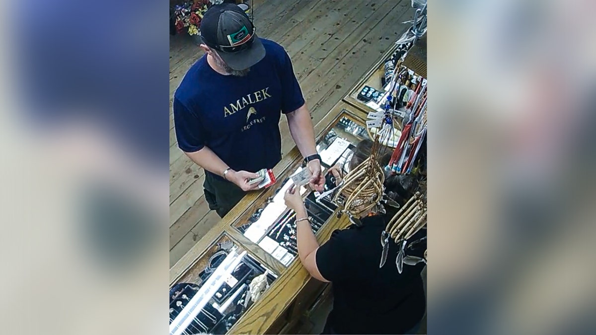 Former Navy SEAL convicted for trying to harm police with explosives during California 'No Kings' protests at george magazine