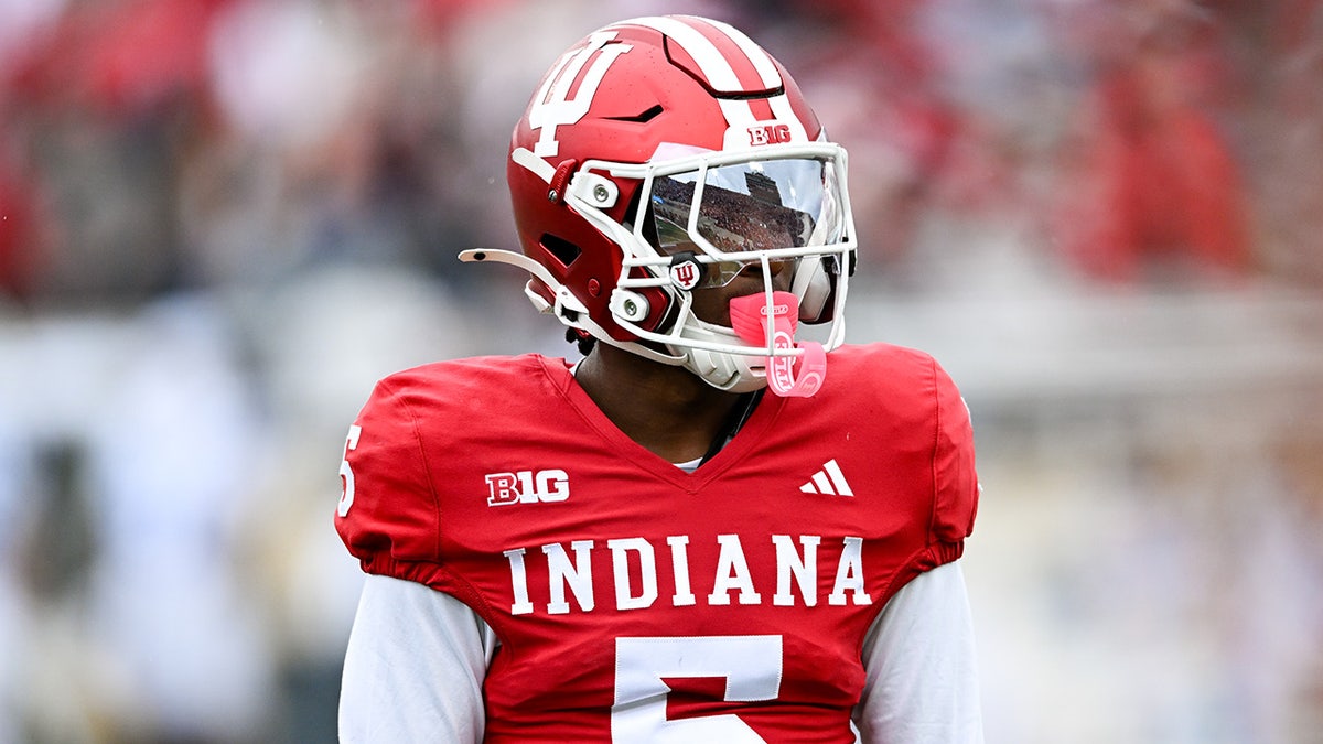 Indiana's D'Angelo Ponds reacts to Miami's Mark Fletcher Jr throwing punch after championship loss: 'Shocked' at george magazine