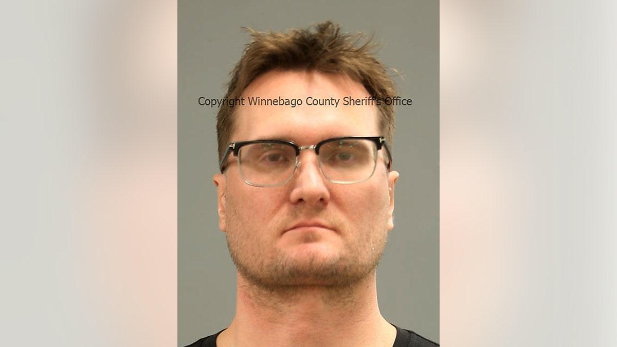 Critical clue led police to suspect Chicago doctor in deaths of Ohio dentist, wife at george magazine