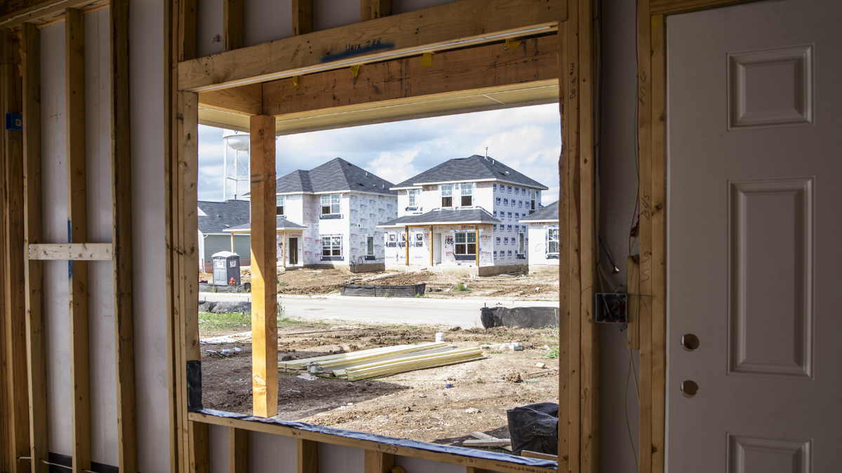 Trump’s 401(k) housing pitch collapses into reality check as economists say supply is the real crisis at george magazine