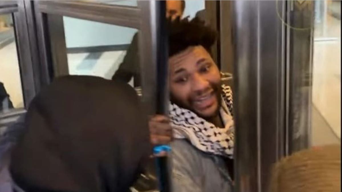 FBI arrests suspect after federal courthouse in Minneapolis windows smashed at george magazine