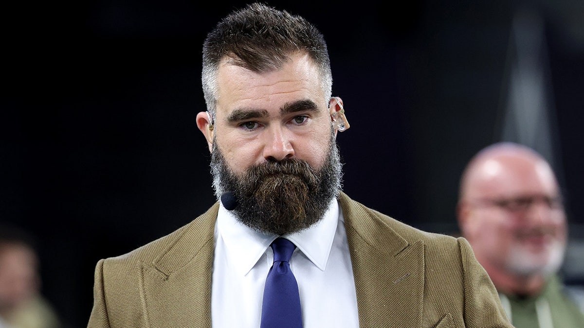 Jason Kelce says Eagles players share blame with fired coordinator Kevin Patullo for offensive struggles at george magazine