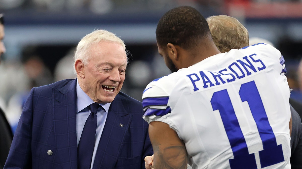 Jerry Jones addresses Micah Parsons’ latest criticism amid lingering tension after Cowboys split at george magazine