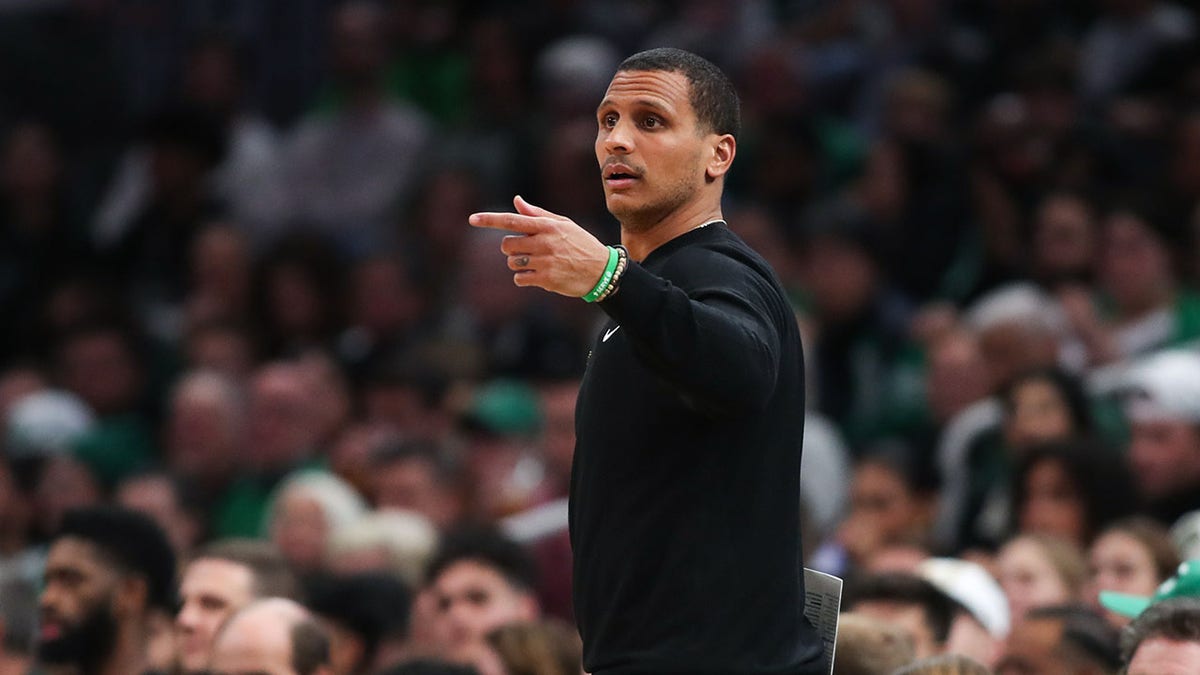 Celtics coach Joe Mazzulla repeatedly issues two-word response after narrow loss to Pacers at george magazine
