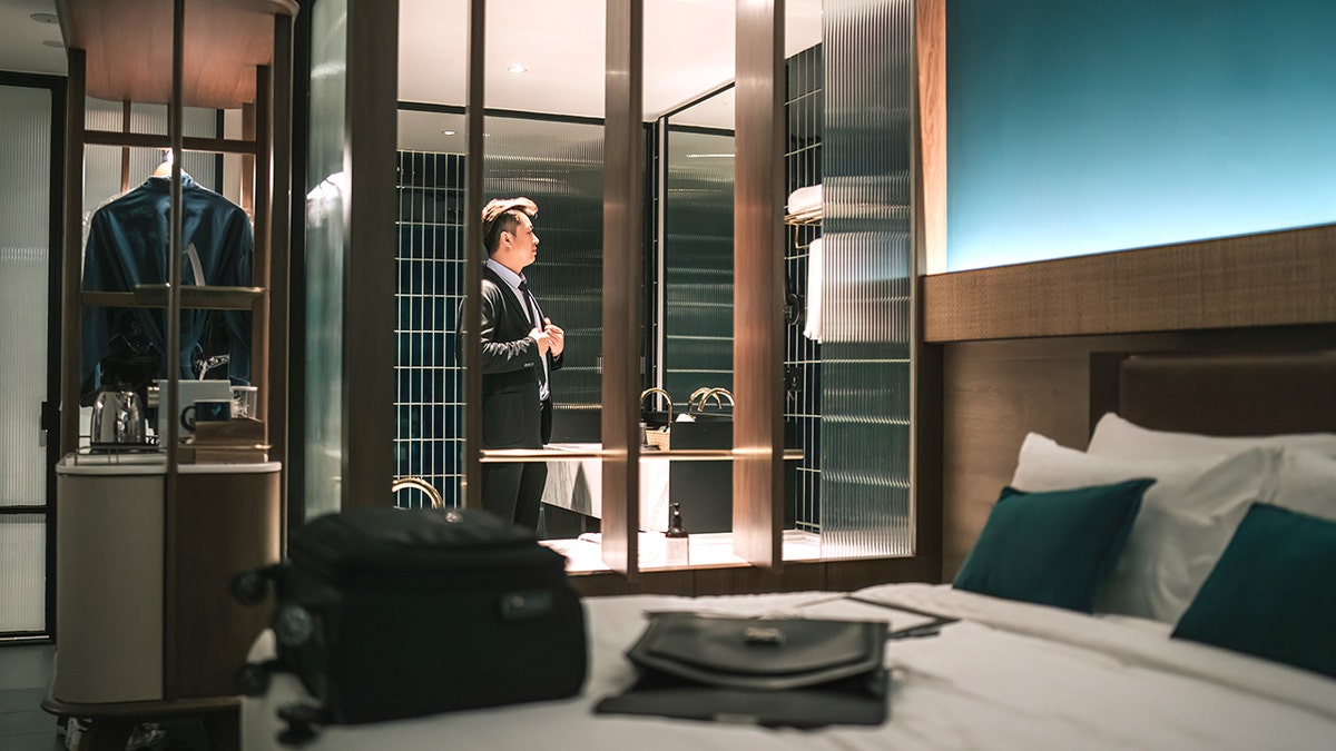 Travelers slam hotels for eliminating bathroom doors at george magazine