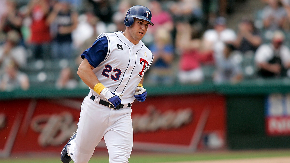 Former MLB great Mark Teixeira makes stance on Minnesota ICE shooting clear at george magazine