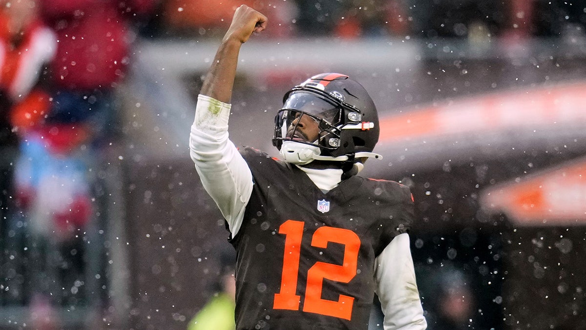 Browns' Shedeur Sanders named to Pro Bowl as replacement quarterback, joins rare NFL company: reports at george magazine