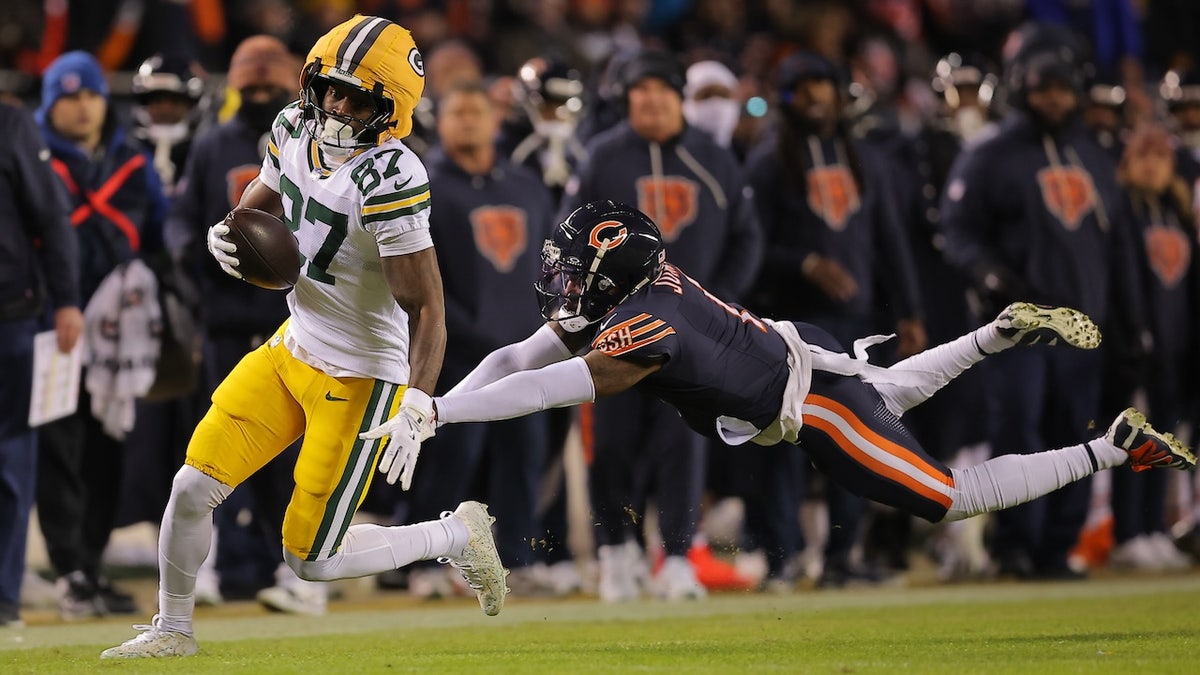 Bears stun Packers with shocking comeback for first postseason win in rivalry since 1941 at george magazine