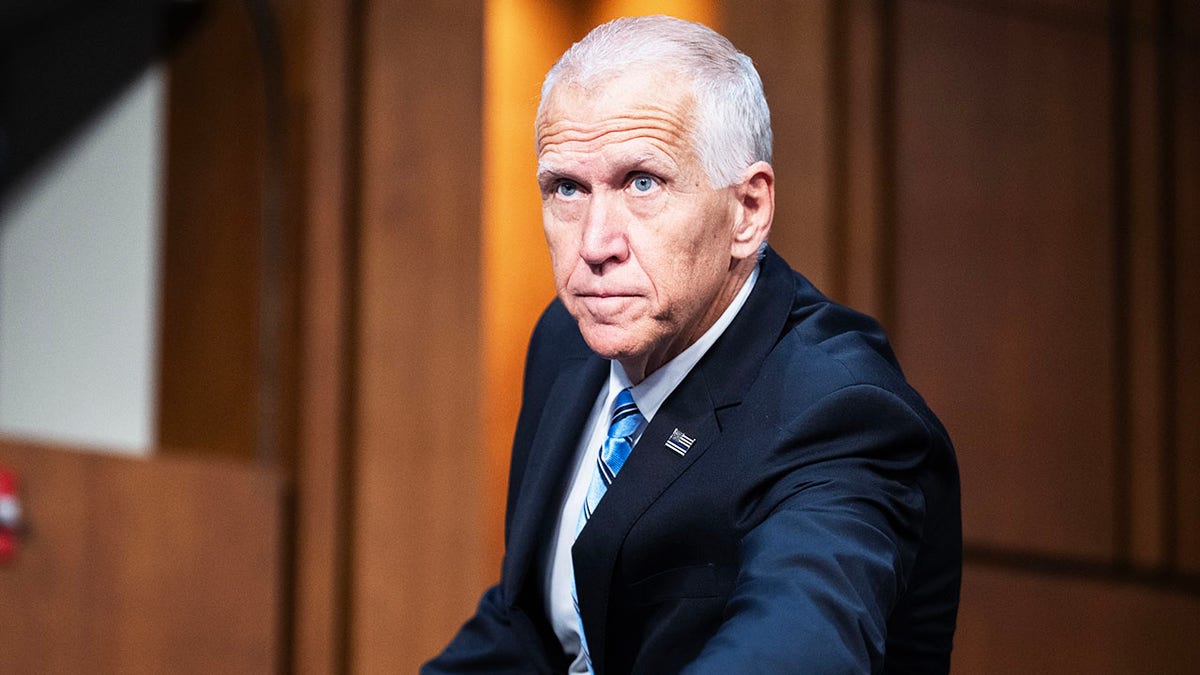 GOP senator blocks Trump DHS nominees until Noem testifies before Senate at george magazine