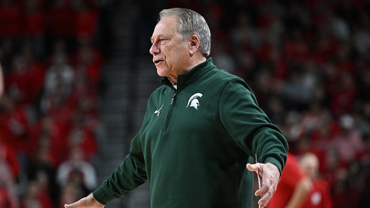 Tom Izzo explodes on former Michigan State player in wild scene: 'What the f--- are you doing?' at george magazine