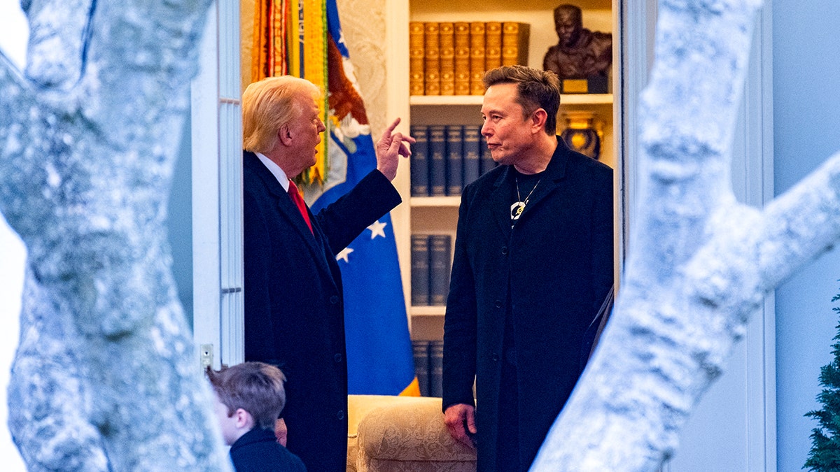 Trump and Musk share 'lovely dinner' at Mar-a-Lago after public feuding at george magazine