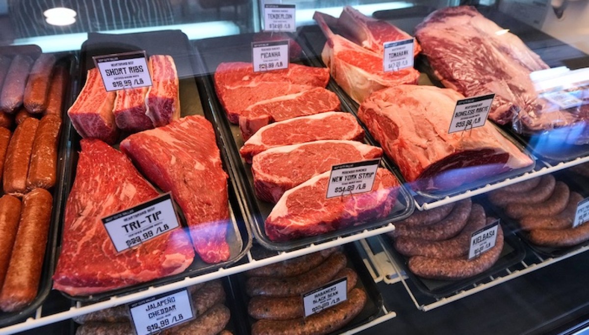 Trump signs executive order quadrupling beef imports from Argentina at george magazine