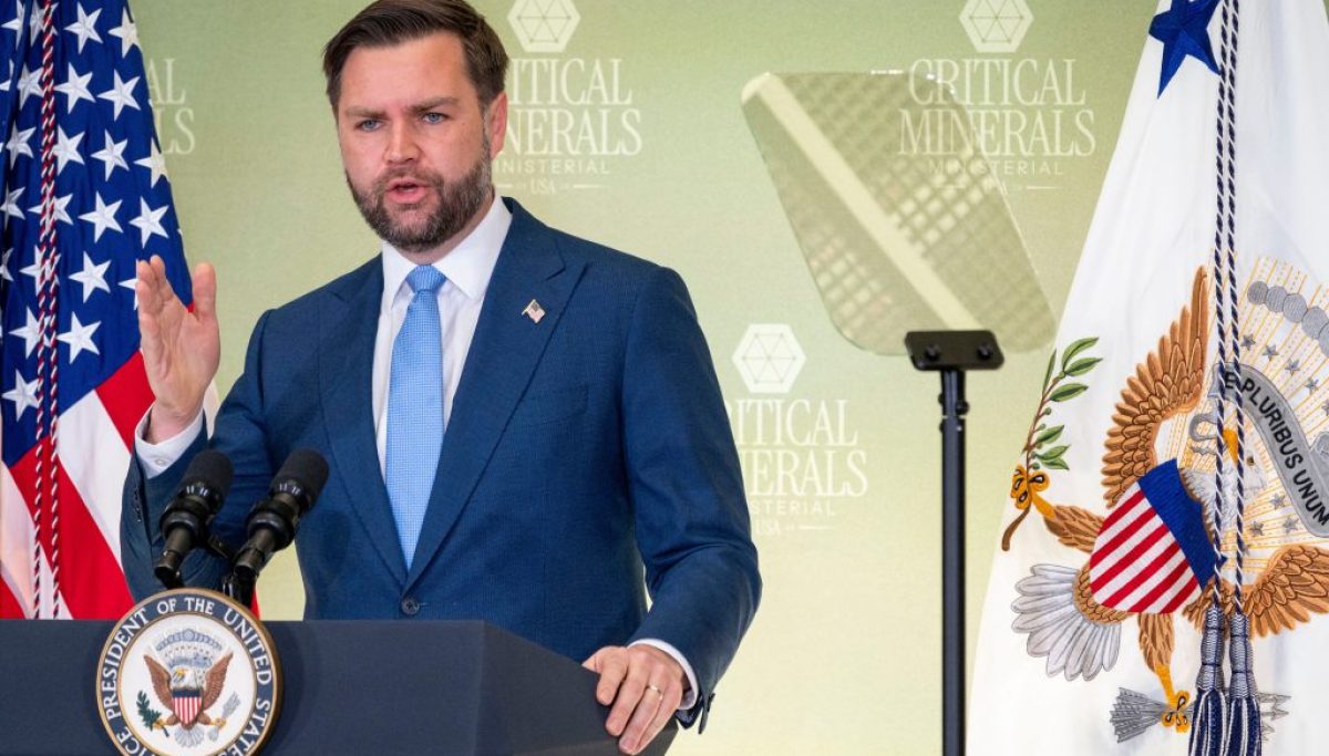 Vance defends Trump asking Kaitlan Collins to smile more: ‘Nobody is angry all the time’ at george magazine