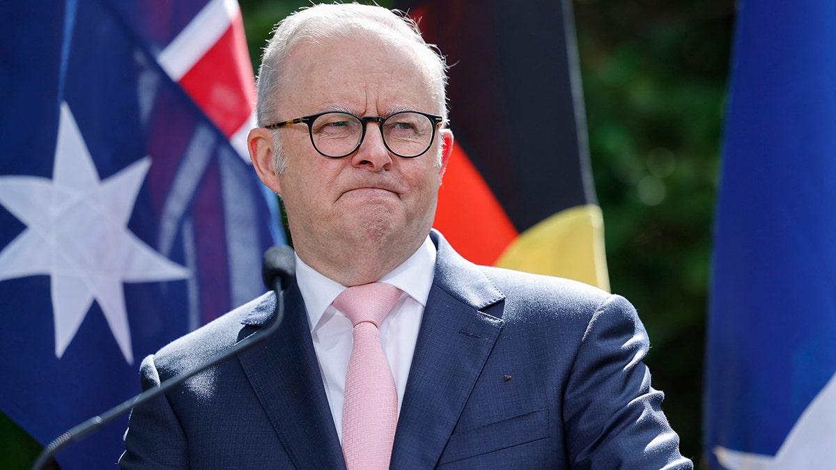 Australian prime minister evacuated from residence for security reasons at george magazine