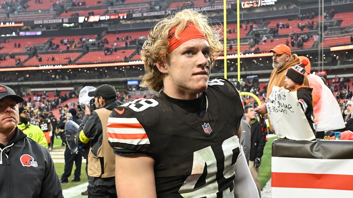 Browns linebacker Carson Schwesinger wins NFL Defensive Rookie of the Year at george magazine