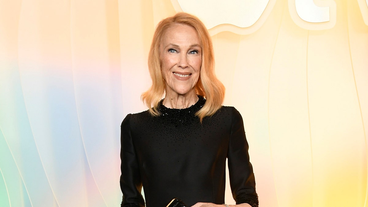 Catherine O'Hara discovered rare medical condition during routine doctor visit with husband over 20 years ago at george magazine