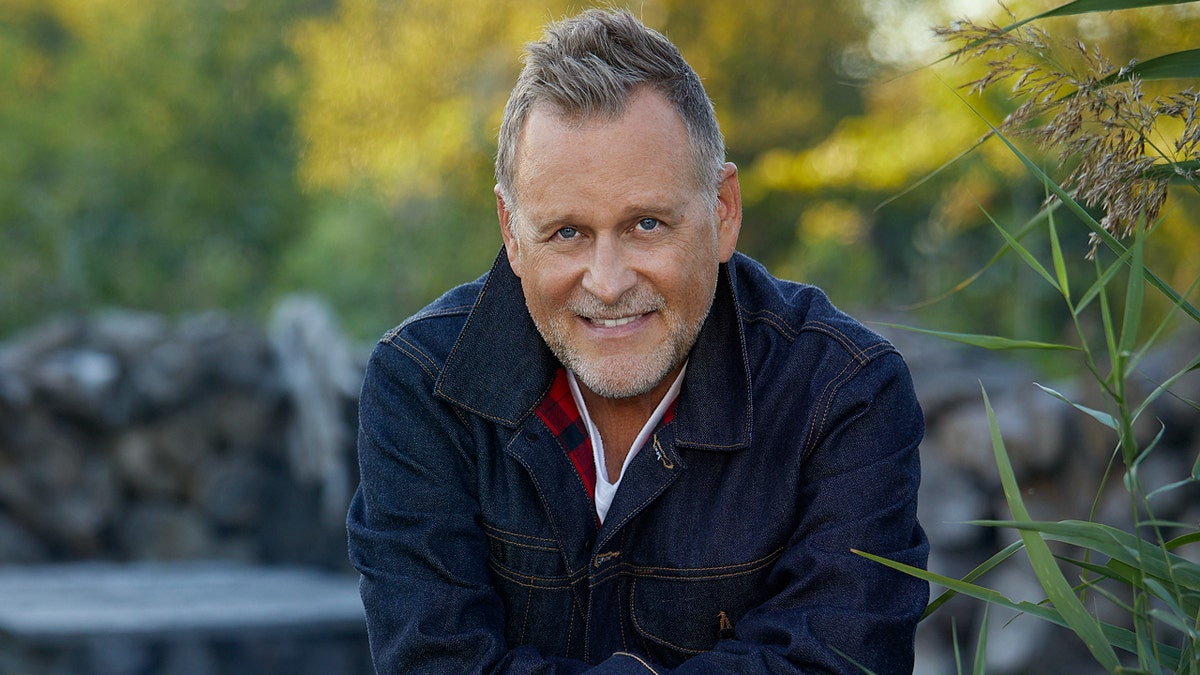 'Full House' star Dave Coulier urges Americans not to ignore warning signs after cancer battle at george magazine