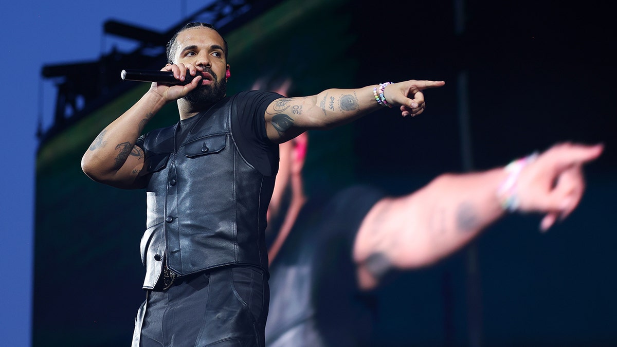 Drake’s Patriots Super Bowl bet falls flat as Seahawks win, reviving claims of rapper's sports 'curse' at george magazine