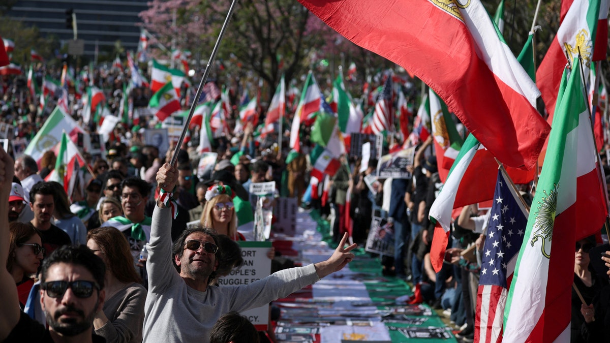 Global protests call for Iran regime change in major cities worldwide after bloody crackdown at george magazine