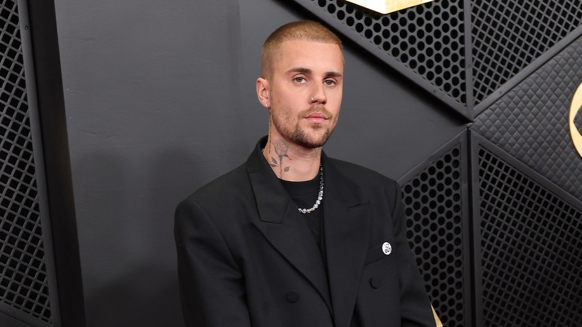Justin Bieber stuns Grammys by performing in underwear; Trevor Noah jokes about Nicki Minaj in monologue at george magazine